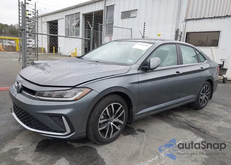 2025 Volkswagen Jetta 1.5T Se from USA, damaged, VIN 3VW7X7BU5SM004884